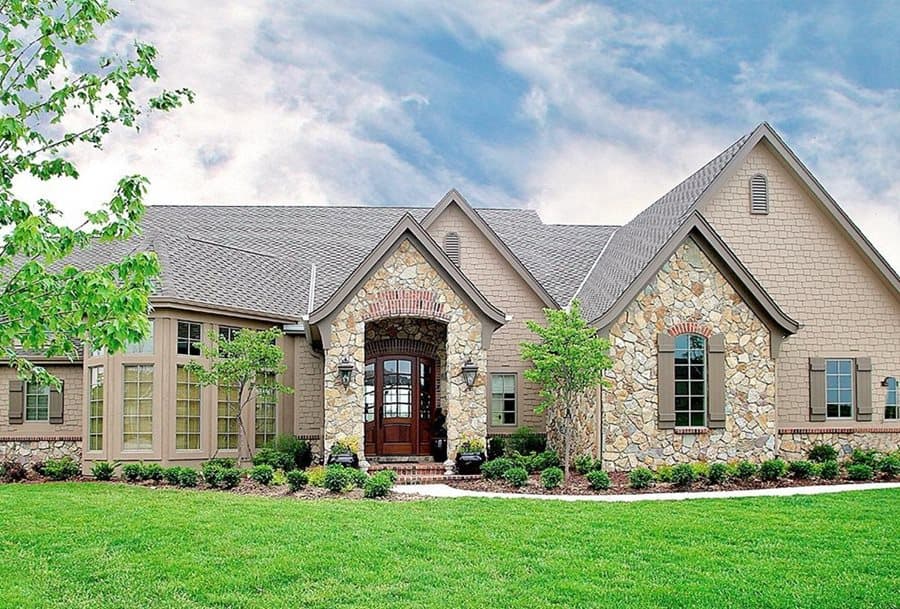 brick-and-stone-5 brown beige stone siding colors